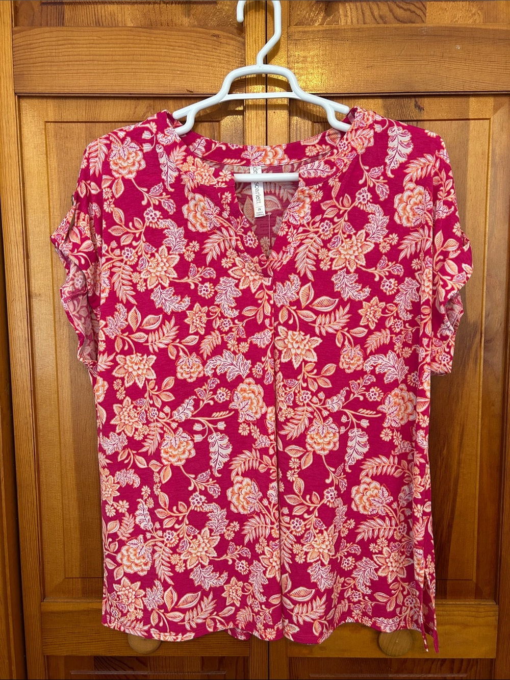 Dear Scarlett Lizzy Floral Split V-Neck Cap Sleeve Top - Pink 2X